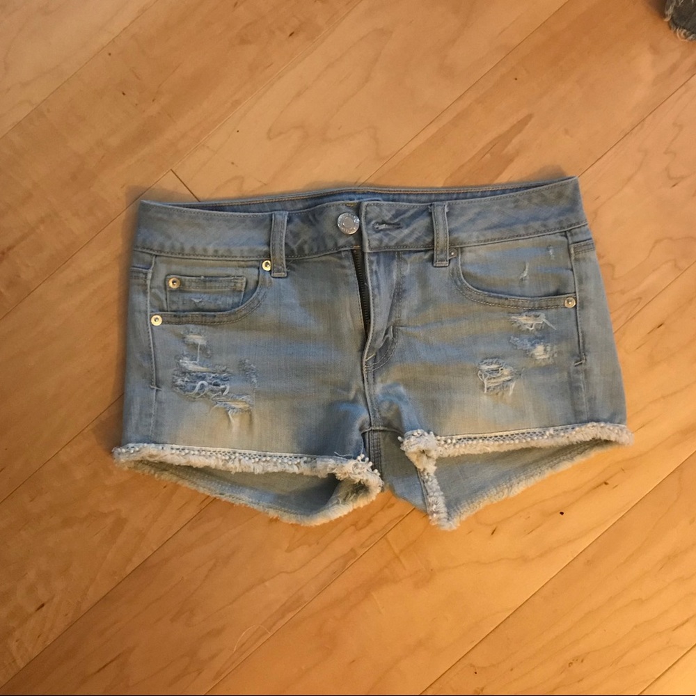 American Eagle crochet trim shorts